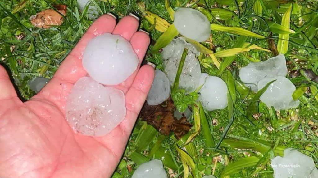 Temporais e granizo causam estragos e alagamentos no Rio Grande do Sul (Vídeo)  