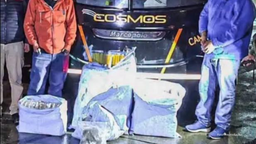 Ônibus que transportaria delegação do São Paulo na Bolívia é apreendido com maconha
