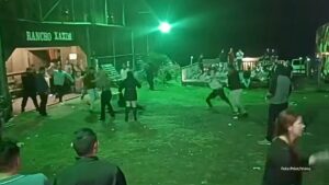 Briga generalizada, ataque com faca e tiro marcam evento em SC (Vídeo)