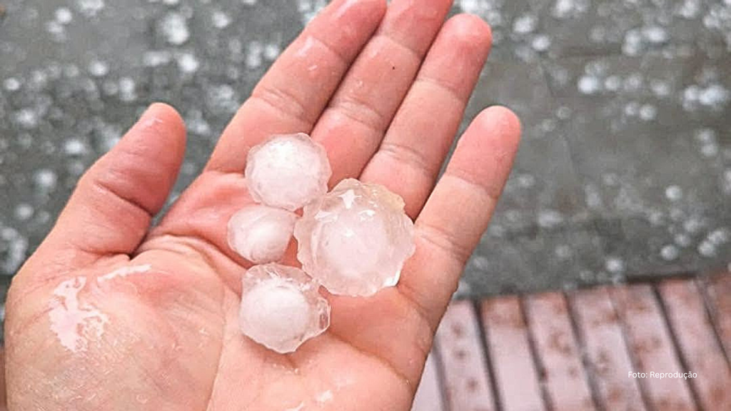 Oeste em alerta: granizo atinge Tupãssi, Assis Chateaubriand e distritos (vídeo)