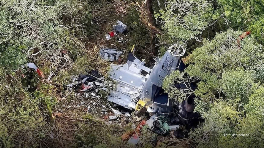 Local onde foram localizados os destroços do helicóptero com os corpos das vítimas, entre elas, o cantor Rick (Vídeo)